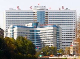 遵义第一人民医院祛眼袋多少钱?哪位医生做的好?附案例