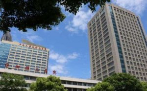 长沙缩胸手术哪个医院好？湘雅二医院、湘雅医院、湘雅三医院等整形科技术不