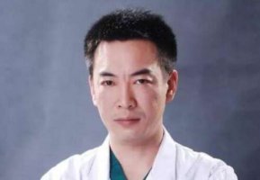 武汉隆胸医生推荐？有着较高的技术造诣