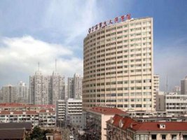 上海九院张余光和杨军哪个做双眼皮好?人气医生技术比拼