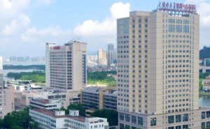 厦门大学附属中山医院自体脂肪隆胸怎么样?价格查询?变美案例&技术评价