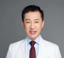 周跃华做近视眼激光手术怎么样?医生的技术精湛手法稳定轻柔,能够有效的解 周跃华做近视眼激光手术怎么样?医生的技术精湛手法稳定轻柔,能够有效的解