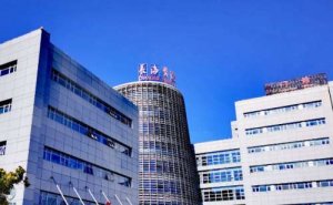 海军军医大学附属长海医院玻尿酸丰泪沟经验案例&费用明细?