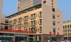蚌埠中医院做近视手术怎么样?周筱荣医生能够制定具有针对性的近视矫正手术 蚌埠中医院做近视手术怎么样?周筱荣医生能够制定具有针对性的近视矫正手术