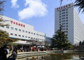 中日友好医院西区植发多少钱一个毛囊?价格贵不贵?